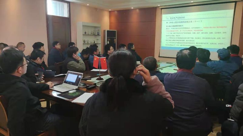 小标题：行业趋势与热门专业